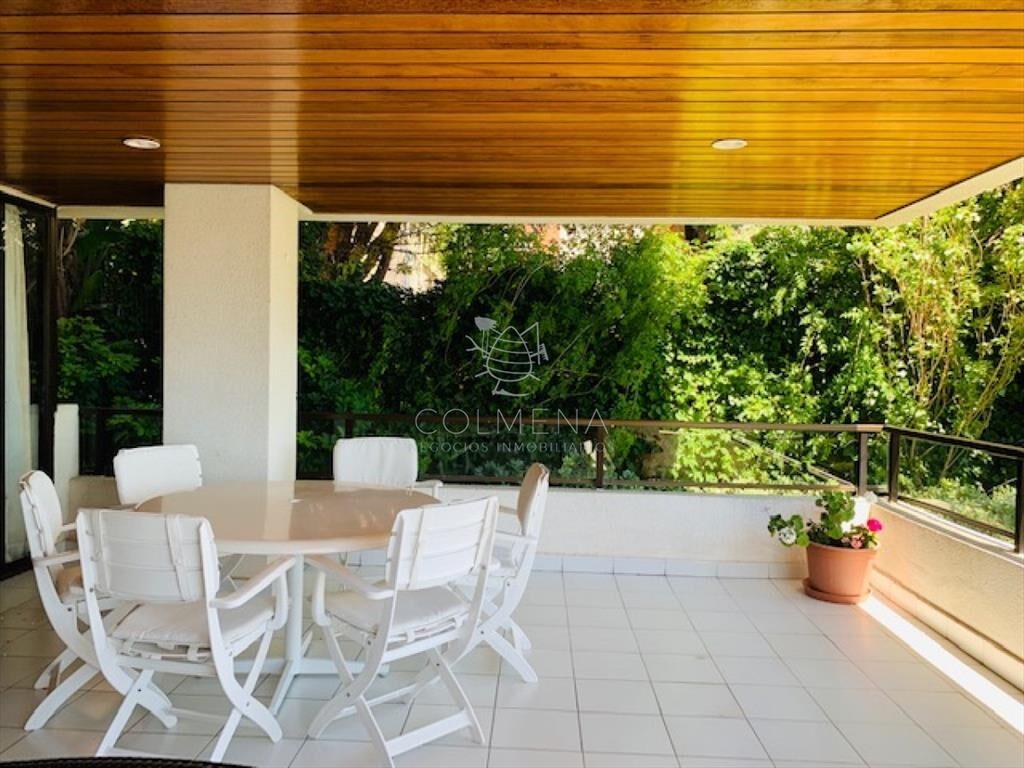 Hermoso apartamento en primera línea ubicado en