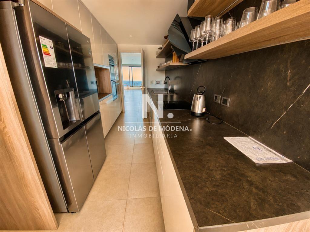 Departamneto de 4 dormitorios en venta frente al