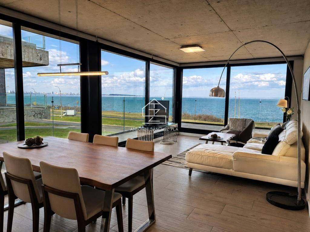 Espectacular departamento de 3 dormitorios frente al mar. W