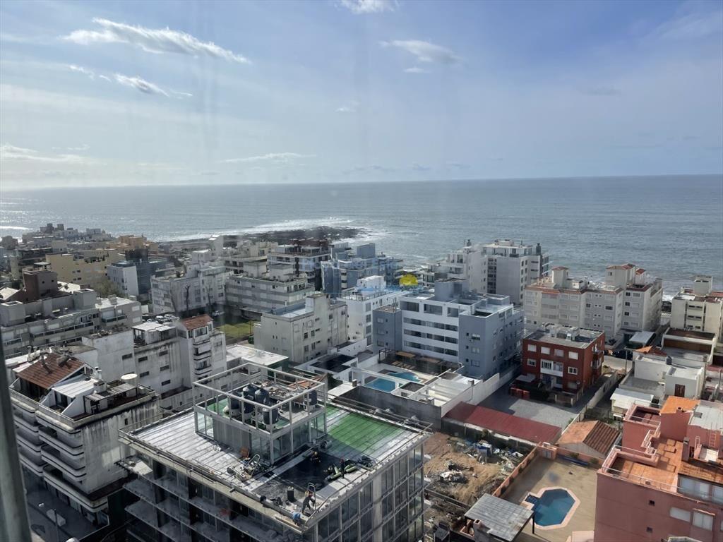 Apartamento en Venta de 3 dormitorios en la de ,