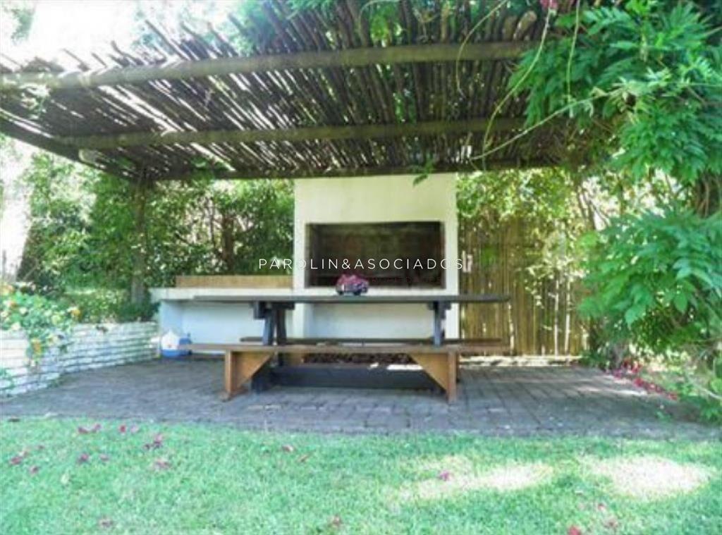 Venta de casa de 6 dormitorios en zona exclusiva de Punta d