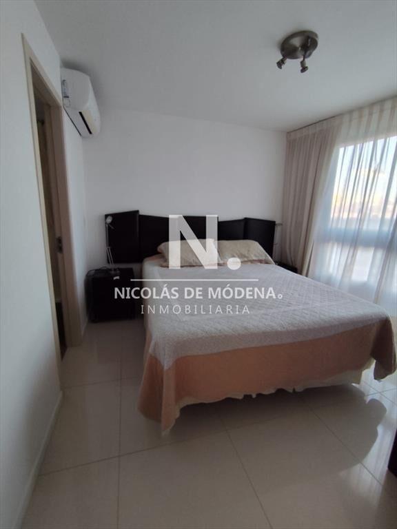 Apartamento en Venta de 3 dormitorios, Roosevelt