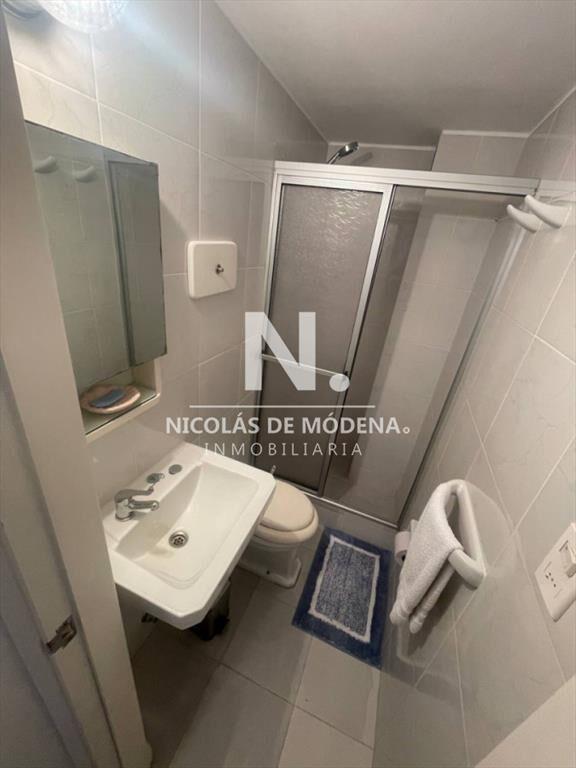 Vende apartamento de 2 dormitorios mas de en al