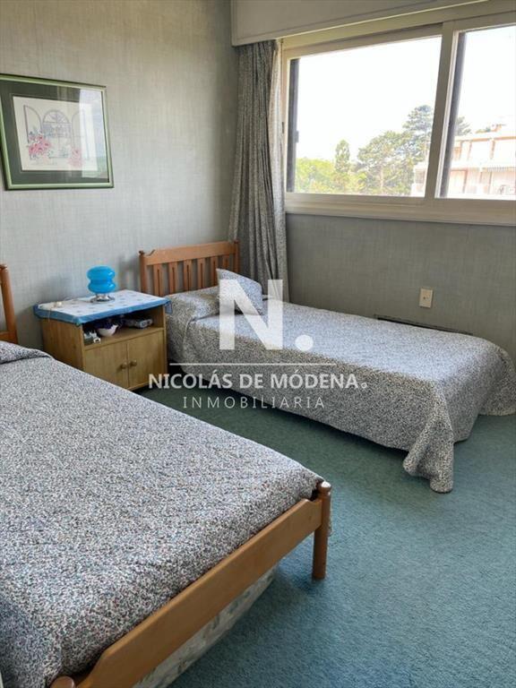 Vende apartamento en Mansa - Punta del Este de 3