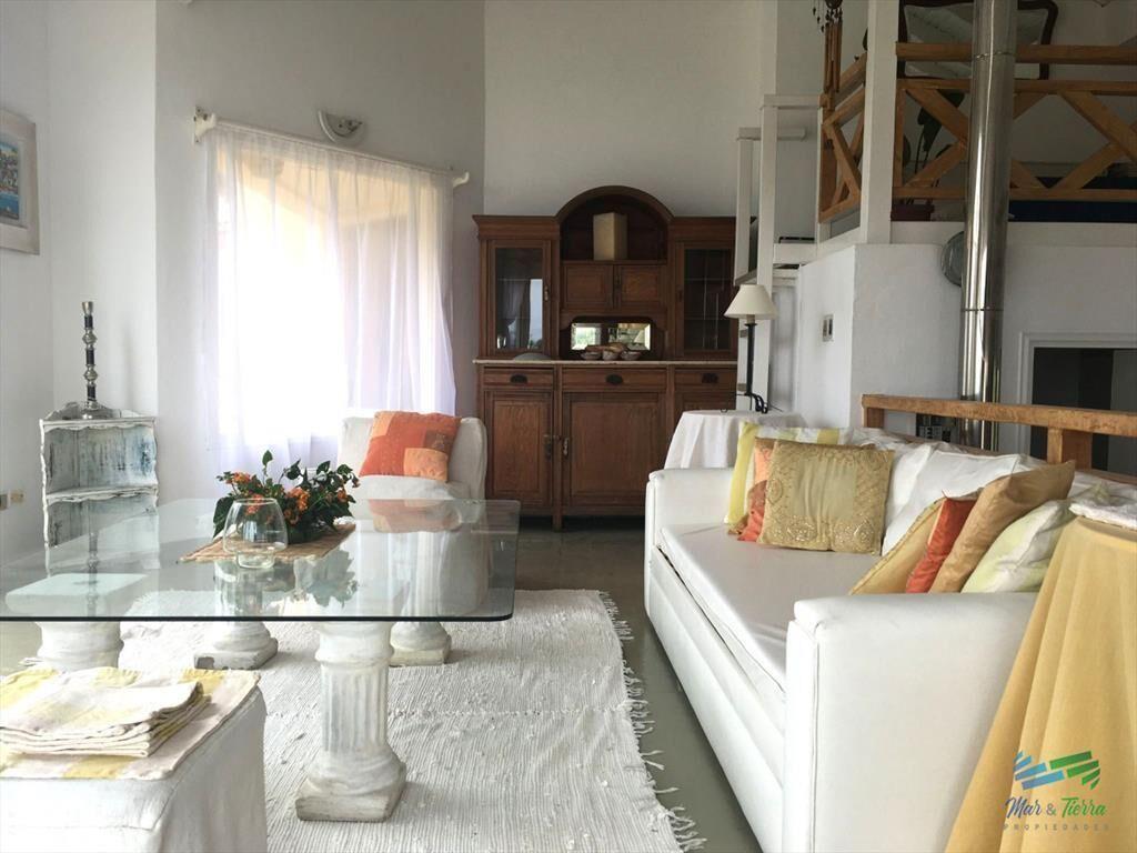 VENTA de casa en playa mansa,  casa en zona de al