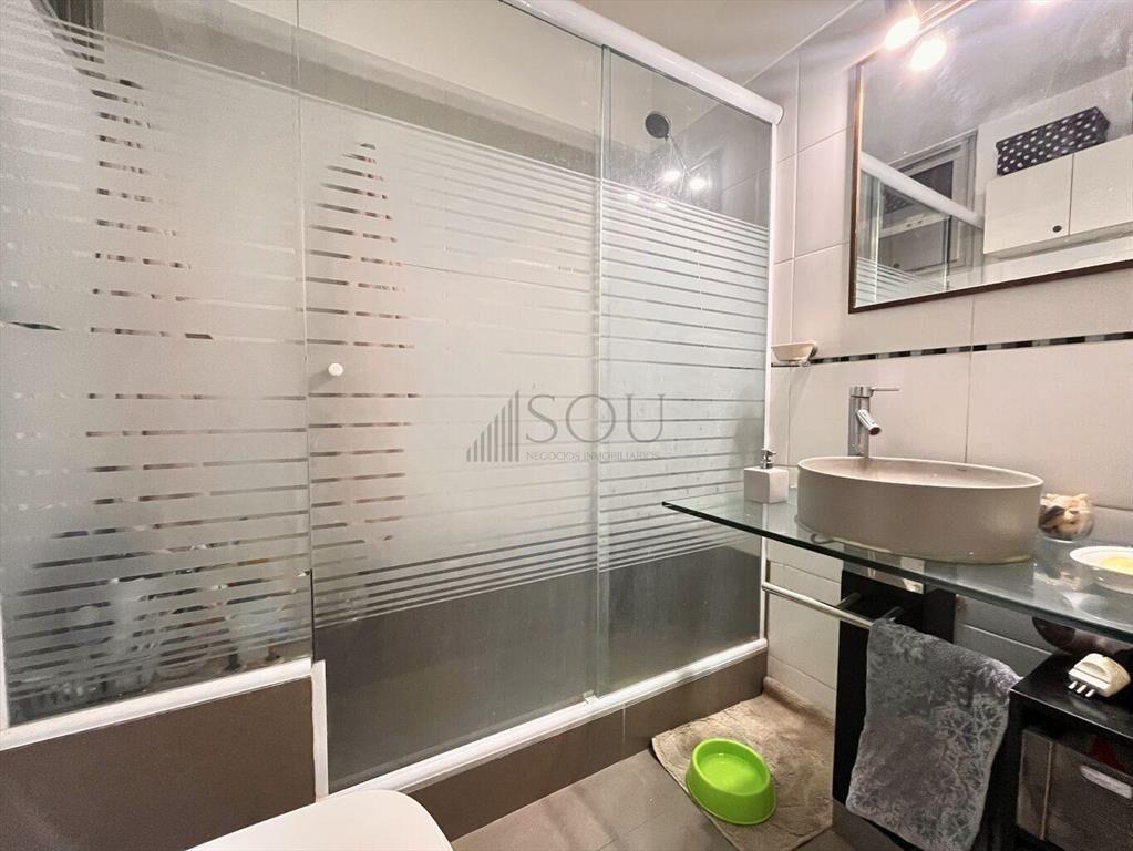 Venta apartamento 3 dormitorios y servicio con Garage en el