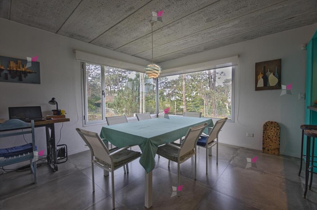 Moderna casa en Montoya