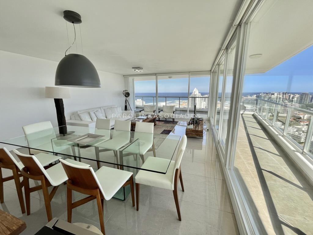 Penthouse de 4 suites en Torre One, Punta del