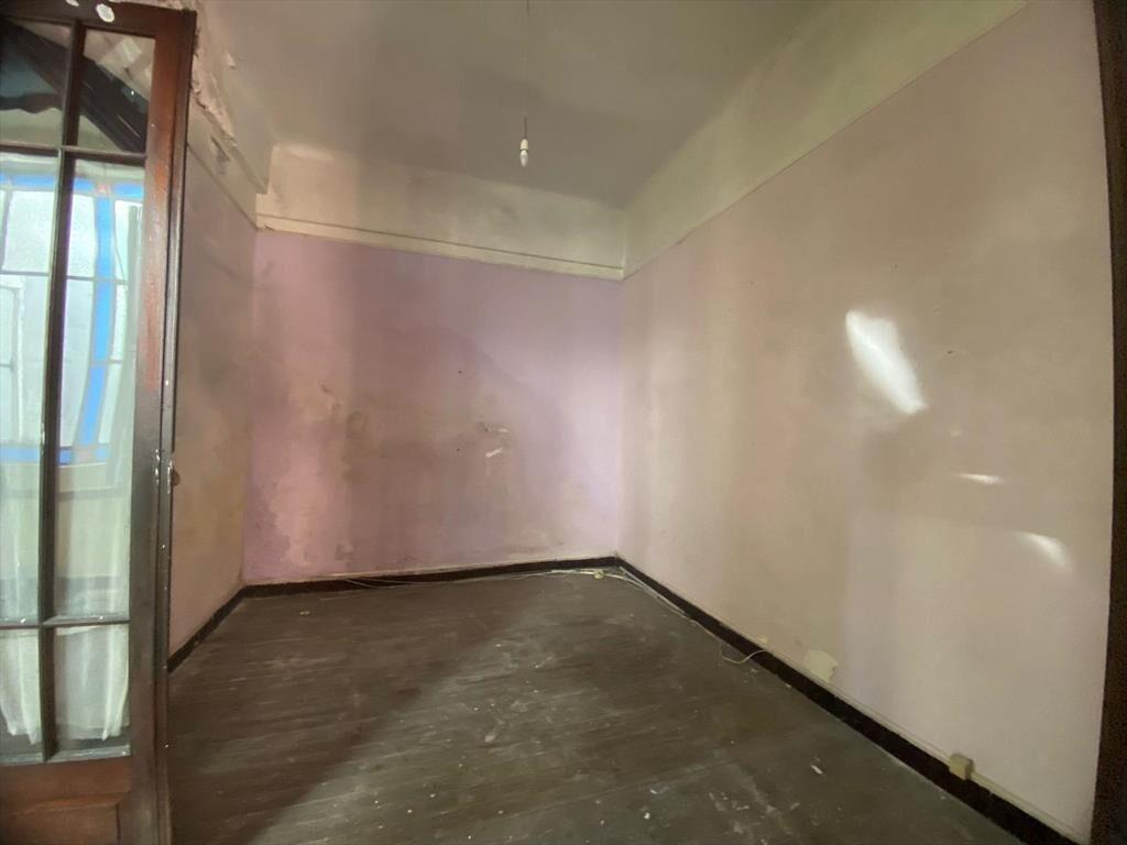 Venta en el Centro de local más dos apartamentos en padrón