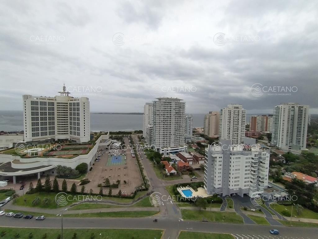 Venta apartamento 2 dormitorios. Playa mansa, Punta del Est