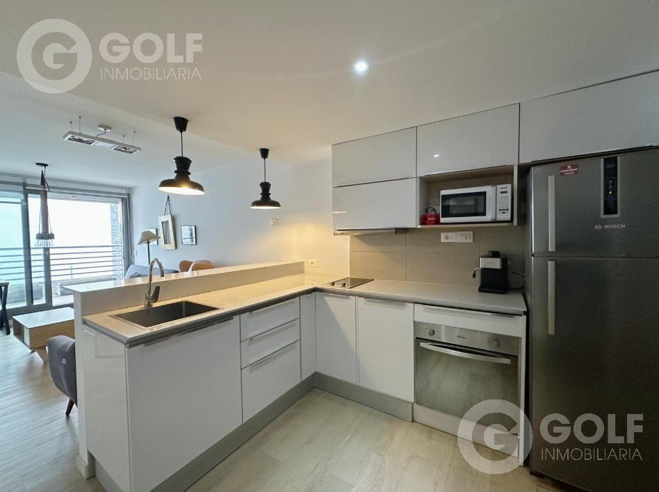 Venta apartamento de 1 dormitorio con cochera en Punta Carr