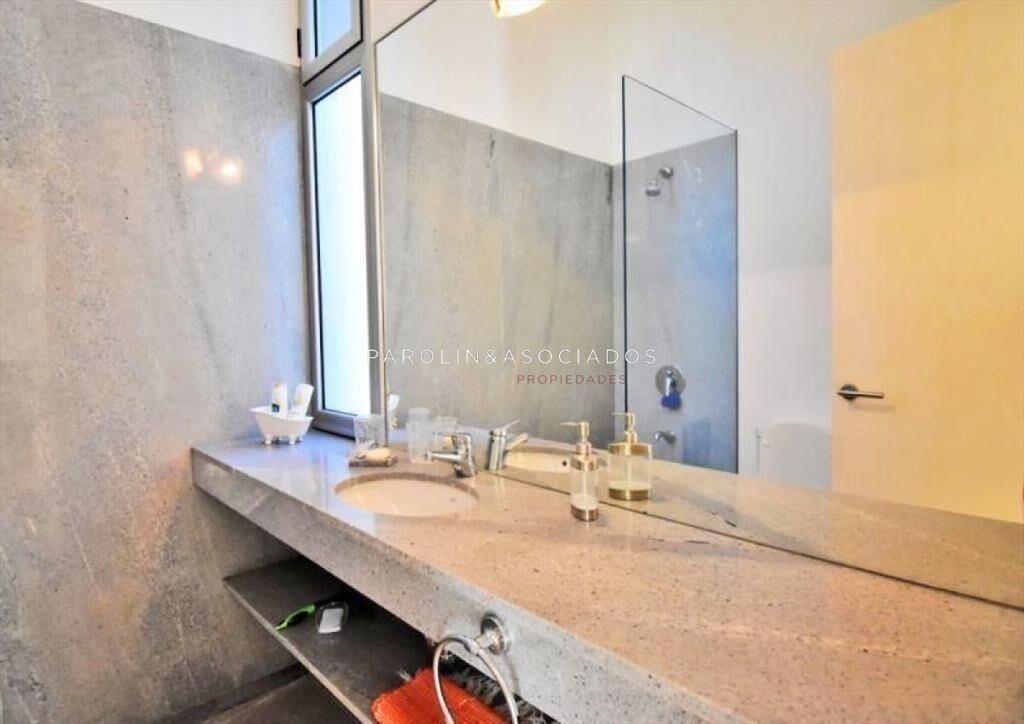 Casa en venta de 4 dormitorios en Laguna Blanca,