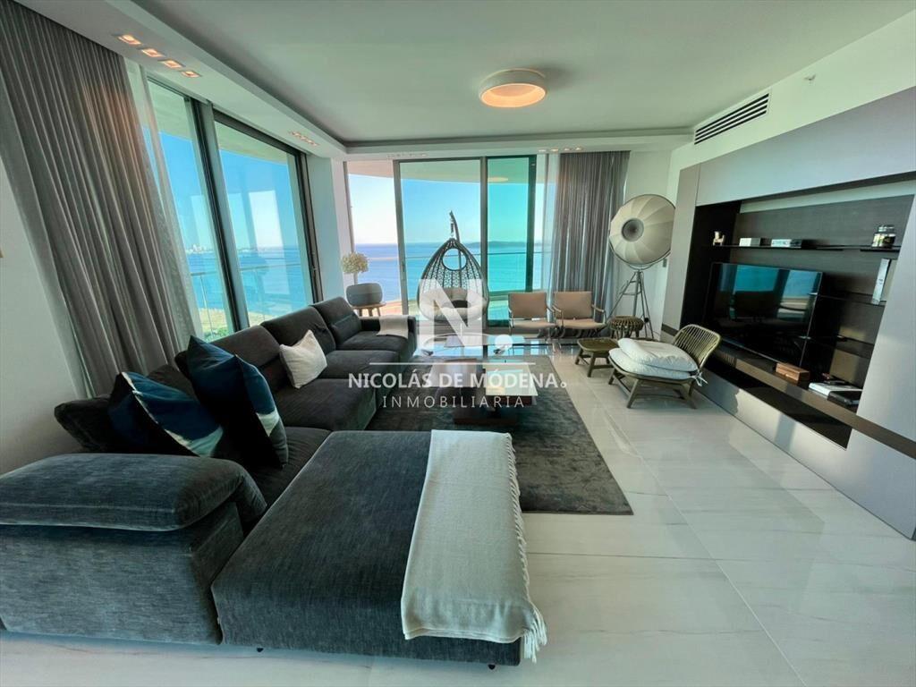 Espectacular departamento en venta en Fendi de 4 dormitori