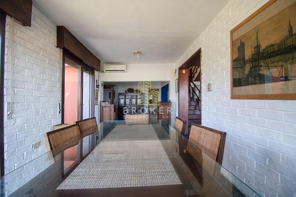 Venta de casa de 4 dormitorios mas dependencia en