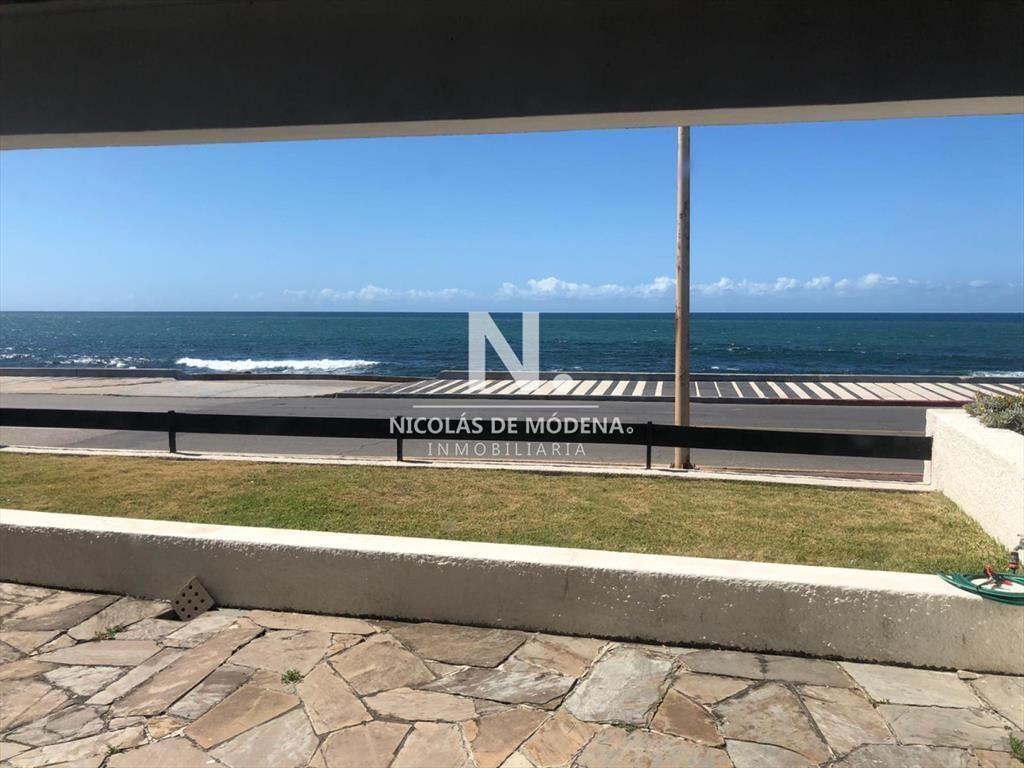 Hermoso departamento en venta frente al mar.