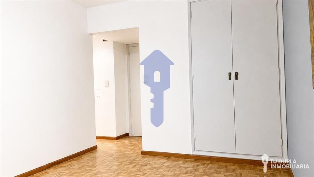 Venta apartamento 3 dormitorios 2 baños y box en tres cruc