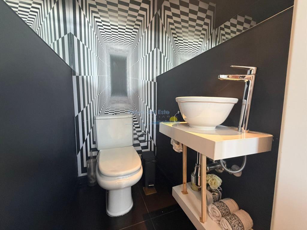 Apartamento de 3 dormitorios en venta en Punta ,