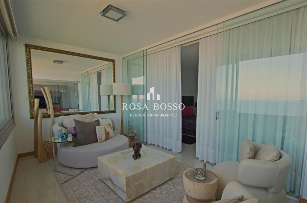Apartamento de 3 dormitorios en torre de categoría - Prime