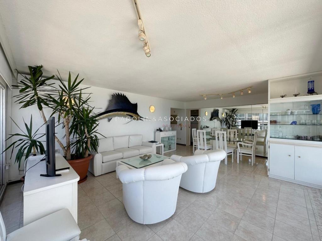 Departamento en venta de 3 Dormitorios en Torre