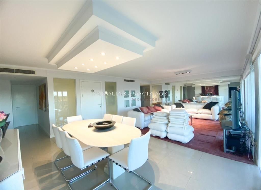 Apartamento en venta de 4 dormitorios mas de en