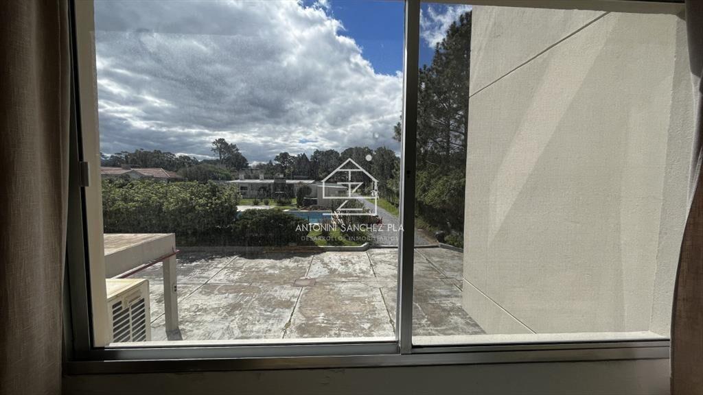 Apartamento luminoso con vista a la -