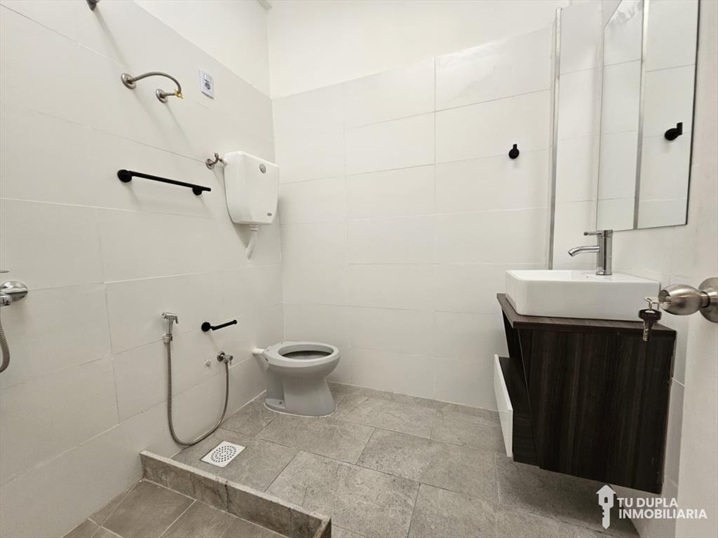 AlQUILER 1 DORMITORIO CON GARAJE, PEÃ?AROL