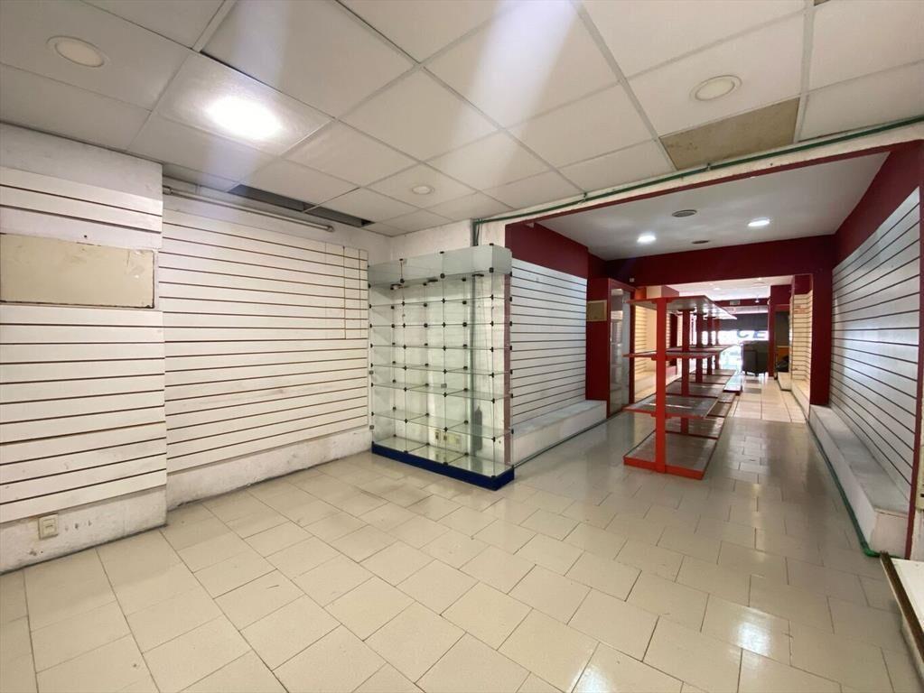 Local Comercial en Alquiler en 18 de Julio y cuareim. plaza