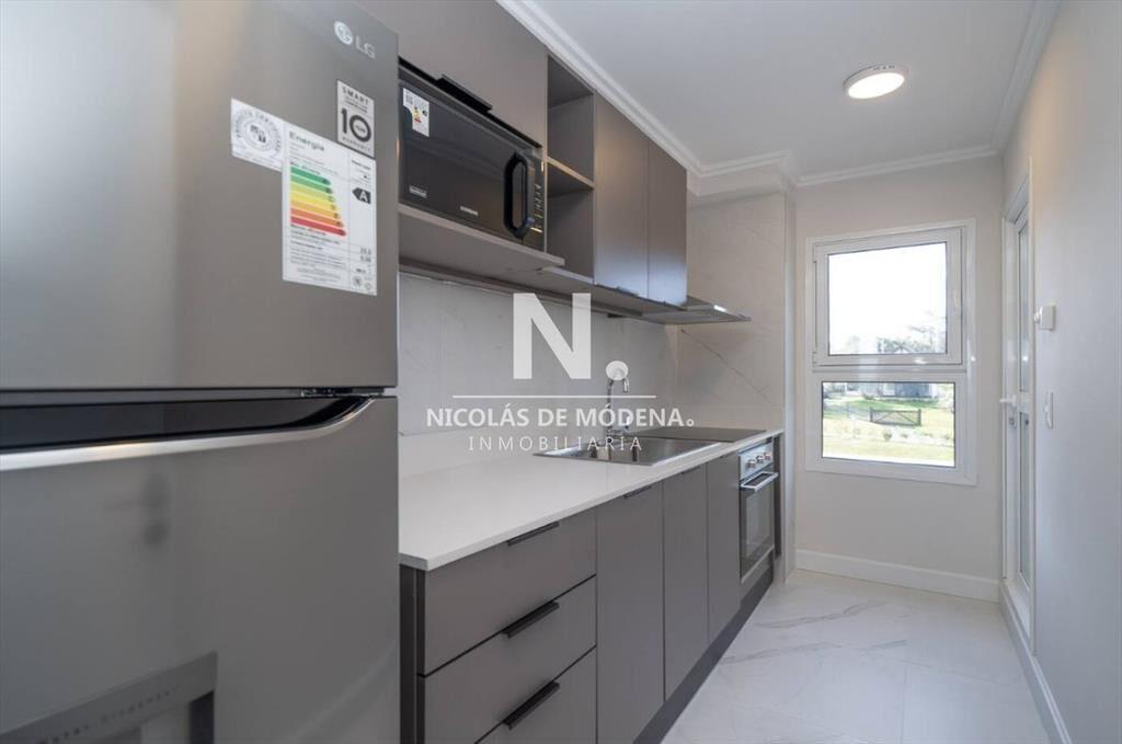 Apartamento en Alquiler de 2 dormitorio frente al