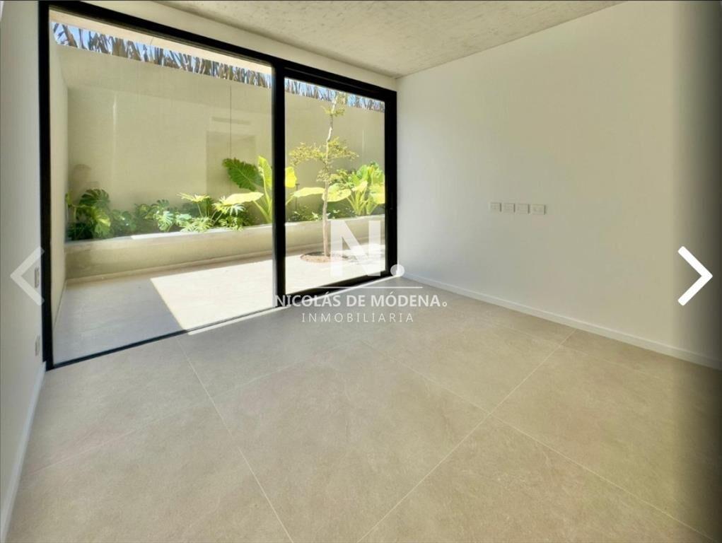Vende apartamento de 3 dormitorios con amplios al