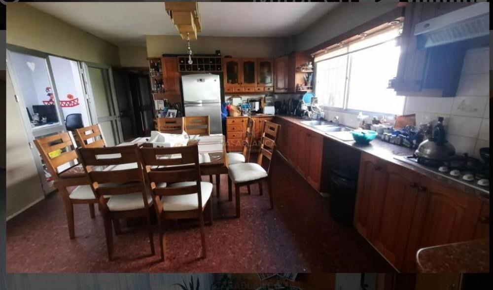 Venta casa 5 dorm en Atahualpa, Bv. Artigas y Ramón Márquez