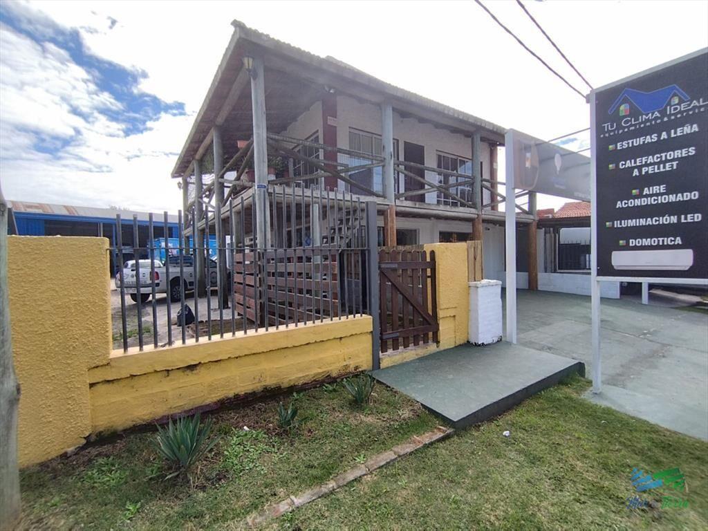 VENDO LOCAL, CASA Y GALPON EN MALDONADO, ZONA