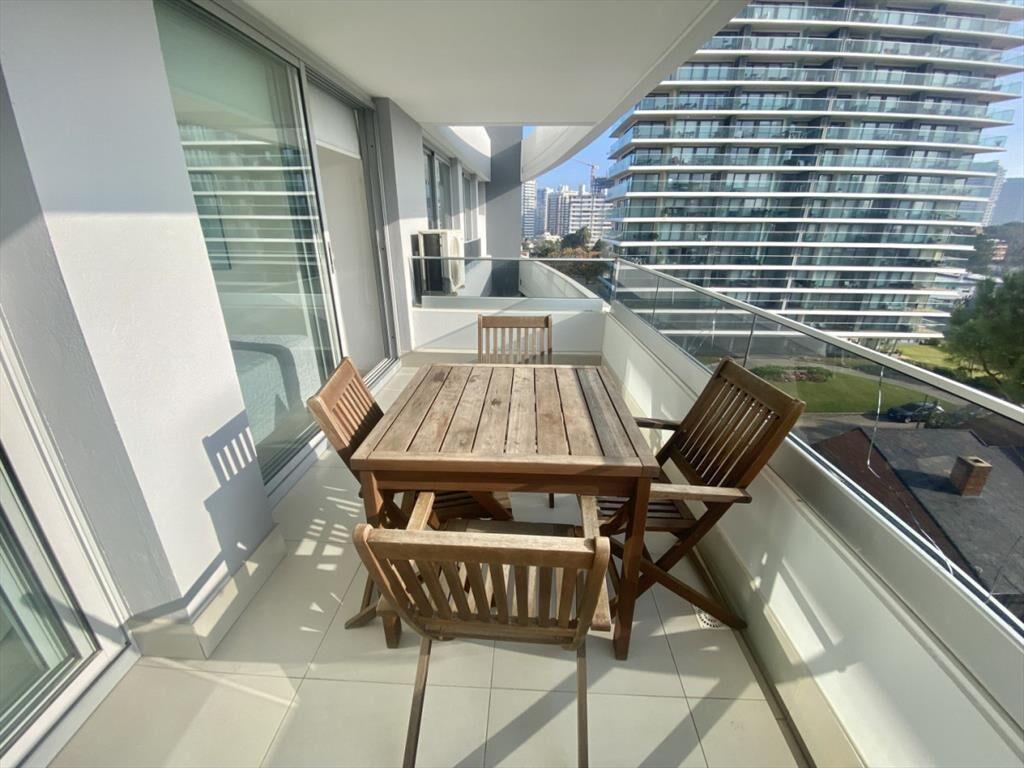 VENTA DE APARTAMENTO 2 DORMITORIOS  Y SERVICIO -