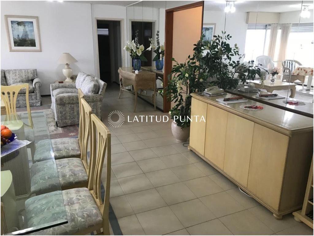 Roosevelt, apartamento de 3 dormitorios