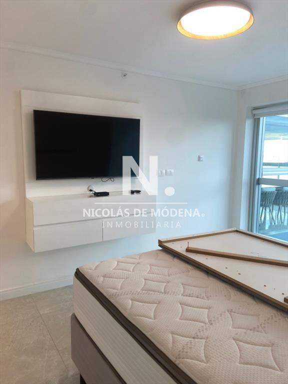 Apartamento de 3 dormitorios a pasos de mar. a