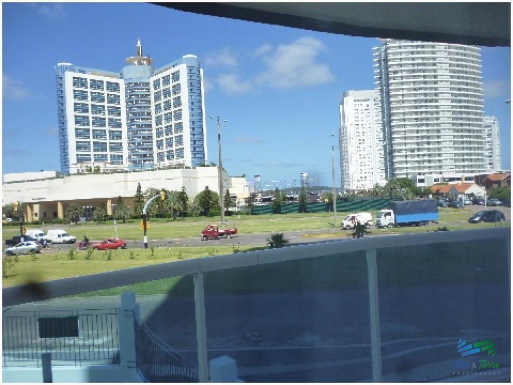 Apartamento de 3 dormitorios, cerca de Enjoy, del