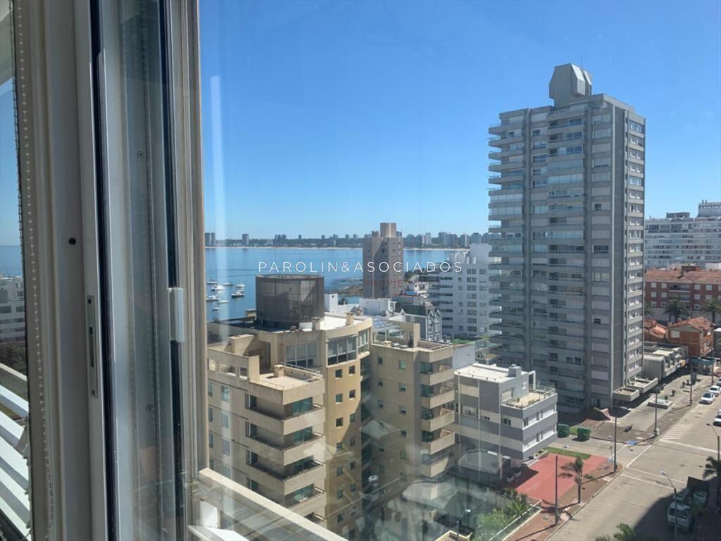 Inmejorable apartamento en venta en Bahía Palace, Punta de