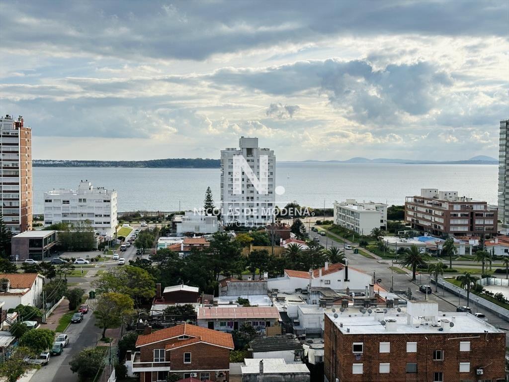 Apartamento en venta de dos dormitorios en Punta del Este