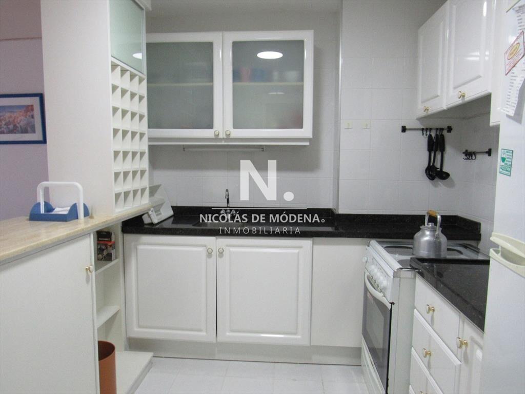 Venta de apartamento de tres dormitorios en Punta