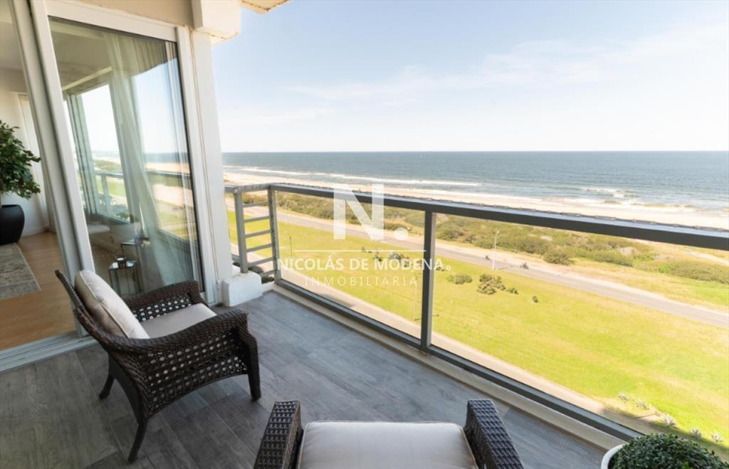 Vende apartamento de 2 dormitorios en Brava Punta