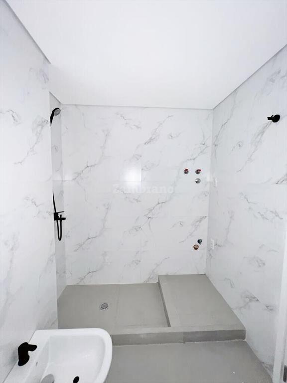 Venta de apartamento con jardín a estrenar.