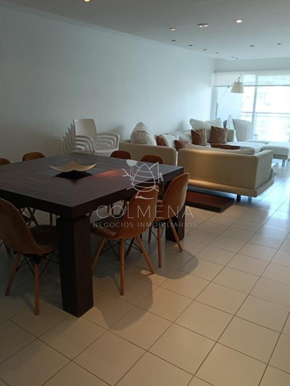 Apartamento en torre de categoria alquiler de