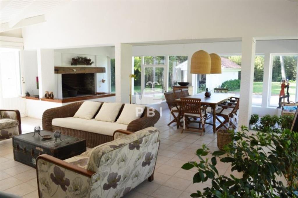 Alquiler temporario de Casa 4 DORMITORIOS en Punta Ballena,