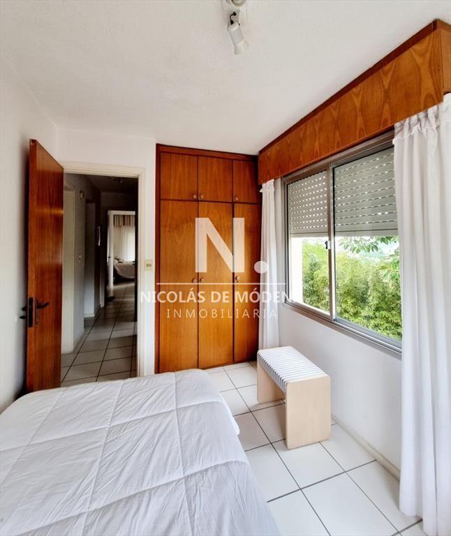 Vende apartamento de 3 dormitorios en Mansa Punta