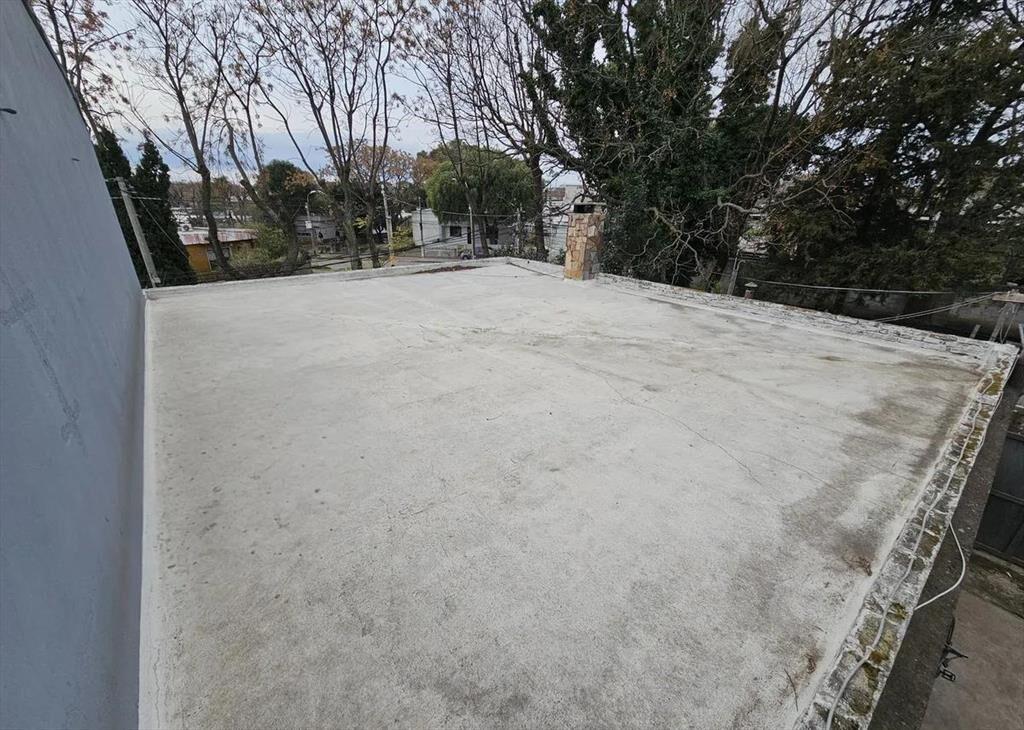 Apartamento en venta 2 dormitorios patio y cochera villa es