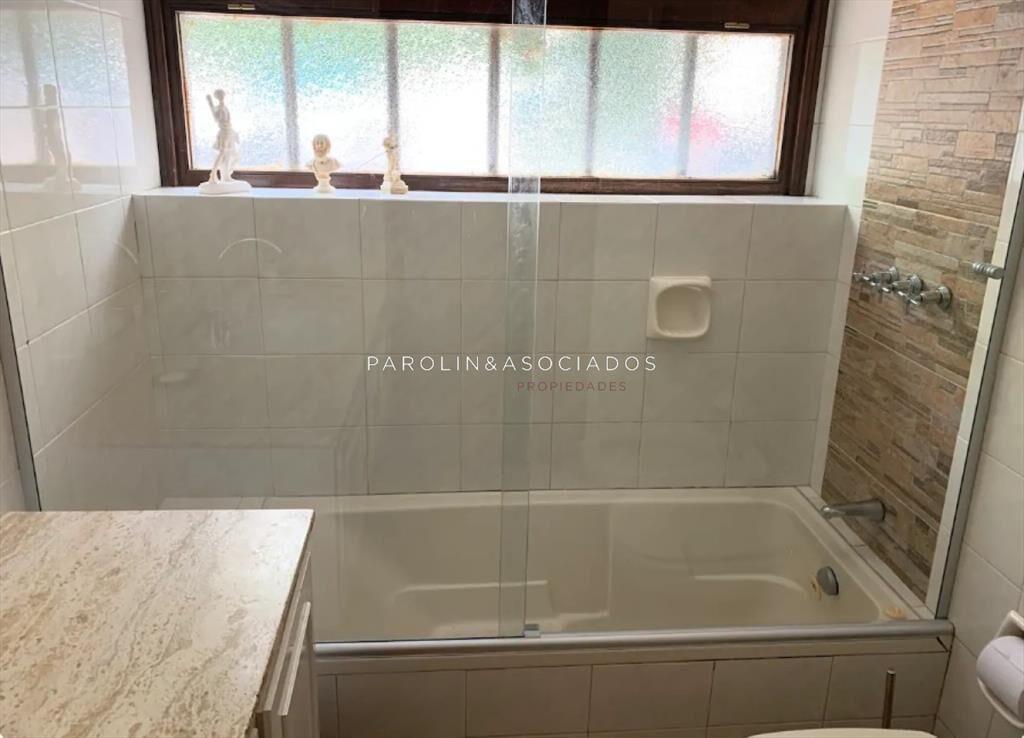 Casa de 4 dormitorios en venta en Lugano, Punta