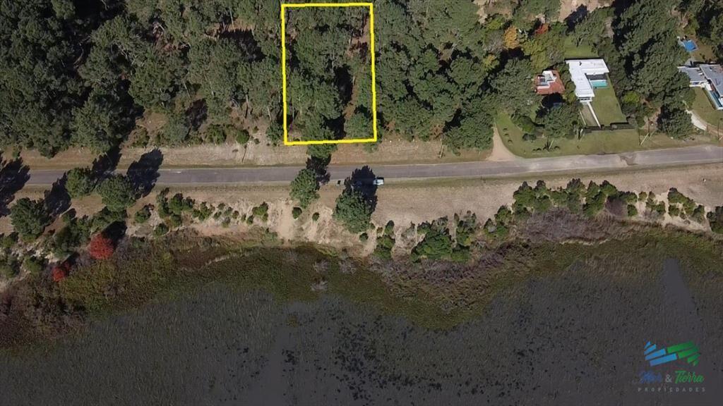 Venta de terreno de mas de 1.700 m2 sobre la del