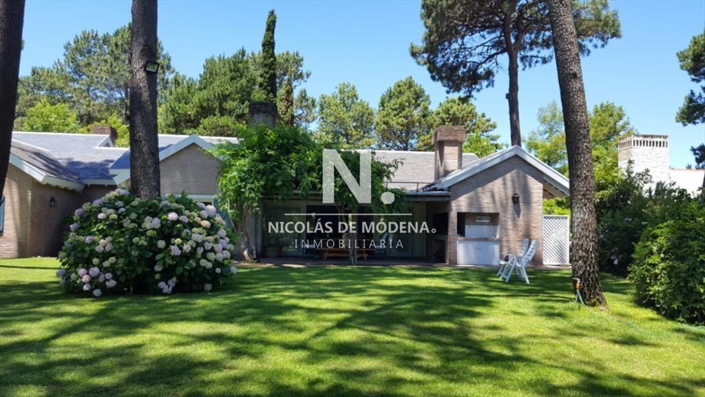 Excelente casa en alquiler en zona residencial!!!