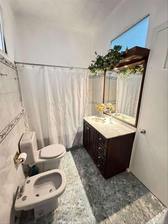 Exclusivo Apartamento Clásico en Av. 18 de Julio: Luminosid
