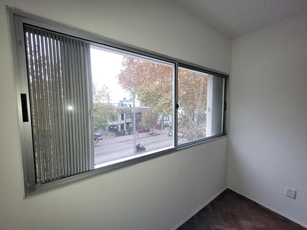 Apartamento al frente, por avenida principal, prox, Casmu,