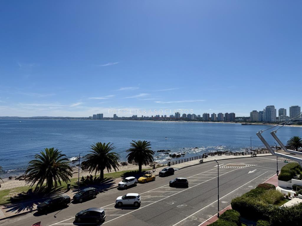 Penthouse de categoría en Espigón Rambla General Artigas